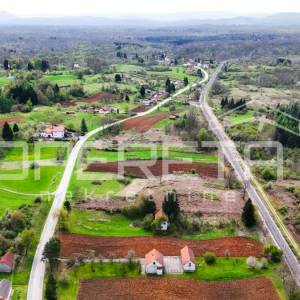 Kuća za adaptaciju s velikim potencijalom u idiličnom okruženju