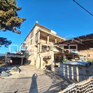 Kuća za renovaciju na izvrsnoj lokaciji