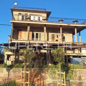 Kuća za renovaciju na izvrsnoj lokaciji