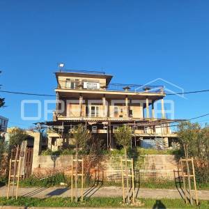 Kuća za renovaciju na izvrsnoj lokaciji