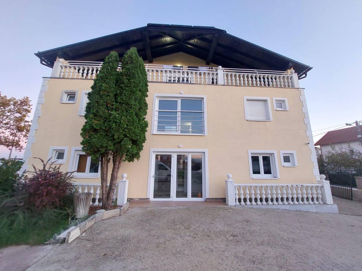 Kuća: Zagreb (Soblinec), 800.00 m2 (prodaja)