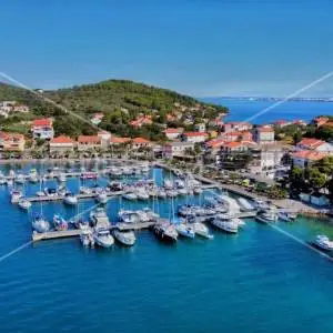 KUKLJICA, OTOK UGLJAN (OKOLICA ZADRA), novouredjeni apartmani