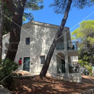 KUKLJICA, OTOK UGLJAN (OKOLICA ZADRA), novouredjeni apartmani