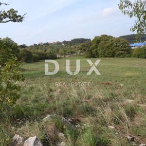 KUKULJANOVO, ČAVLE- građevinsko zemljište 11500m2 sa starinom 200m2 u industrijskoj zoni (namjena: trgovačka, zanatska, industr...