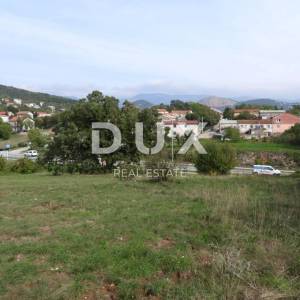 KUKULJANOVO, ČAVLE- starina 200m2 + građevinsko zemljište 2350m2 u industrijskoj zoni (namjena: trgovačka, zanatska, industrijs...