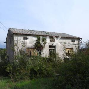 KUKULJANOVO, ČAVLE- starina 200m2 + građevinsko zemljište 2350m2 u industrijskoj zoni (namjena: trgovačka, zanatska, industrijs...