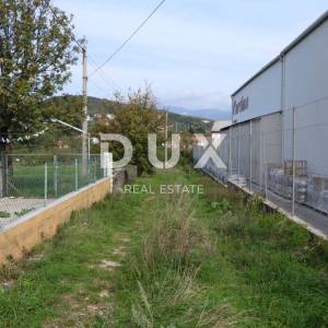 KUKULJANOVO, ČAVLE- starina 200m2 + građevinsko zemljište 11500m2 u industrijskoj zoni (namjena: trgovačka, zanatska, industrij...
