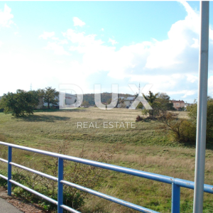 KUKULJANOVO, ČAVLE- starina 200m2 + građevinsko zemljište 11500m2 u industrijskoj zoni (namjena: trgovačka, zanatska, industrij...
