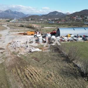 KUKULJANOVO, GROBNIK, SOBOLI - građevinsko zemljište 5083m2 za halu poslovno-stambenu zgradu 