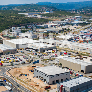 KUKULJANOVO INDUSTRIJSKA ZONA - građevinsko zemljište 5670m2 uz glavnu cestu za poslovni prostor / halu