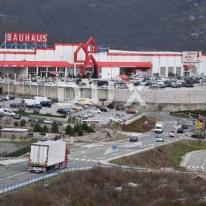 KUKULJANOVO INDUSTRIJSKA ZONA - građevinski teren 35867m2 za halu / poslovnu zgradu