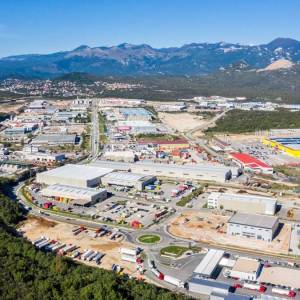 KUKULJANOVO INDUSTRIJSKA ZONA - građevinski teren 4570m2 za halu / poslovnu zgradu