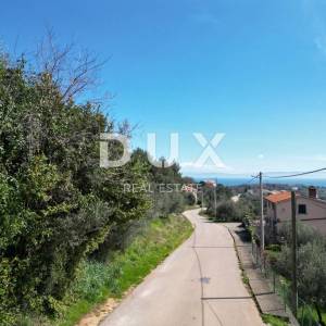 LABIN, SVETA MARINA- 2 građevinska zemljišta 935m2 sa starom kućom, pogledom na more i 2 idejna projekta