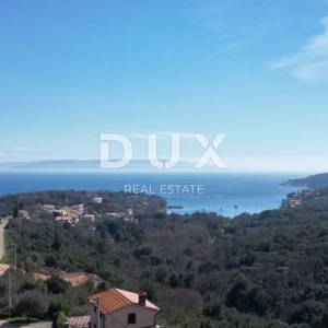 LABIN, SVETA MARINA- građevinsko zemljišto 435m2 sa starom kućom, s pogledom na more i idejnim projektom