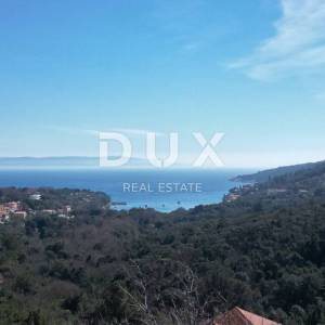 LABIN, SVETA MARINA- građevinsko zemljište 500m2 s pogledom na more i idejnim projektom