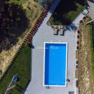 Ladanjska vila sa bazenom, mogućnost dugoročnog ili dnevnog najma! 