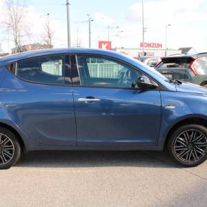 Lancia Y 1.0 Hybrid