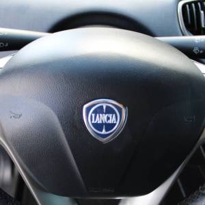 Lancia Y 1.0 Hybrid
