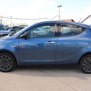 Lancia Y 1.0 Hybrid