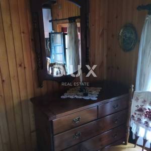 LIJEVO SREDIČKO – Vikendica 55 m² uz Kupu s velikim zemljištem!