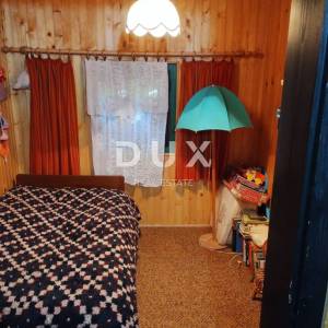 LIJEVO SREDIČKO – Vikendica 55 m² uz Kupu s velikim zemljištem!
