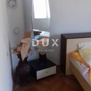 LIKA, OTOČAC – Stan 82 m² s potkrovljem za prenamjenu u još jedan stan+ građevinsko zemljište, TOP lokacija u centru!