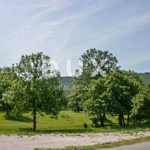 LIKA, VRHOVINE - Atraktivno zemljište površine 12.850 m2 u T1 i T2 zoni!