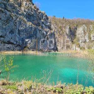 Lika, zemljište u blizini Nacionalnog parka Plitvička jezera