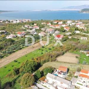 LJUBAČ, ZADAR - PRILIKA! Građevinsko zemljište blizu plaže!