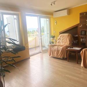 Lovran, 73.99m2, 2s+db, lođa, parking