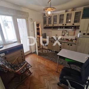 LOVRAN - Apartman, pogled, 150 metara od centra i plaže!!
