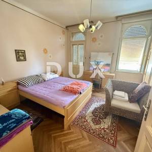 LOVRAN, CENTAR - Trosobni stan u vili!
