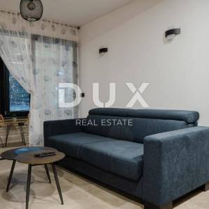 LOVRAN, CENTAR - Ugostiteljski objekt sa uhodanim poslom i apartmanom