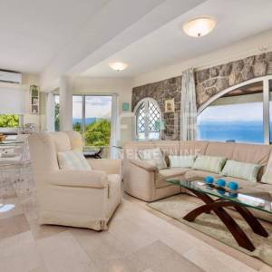 Lovran, elegantni stan od 110.51m2, terasa, panoramski pogled