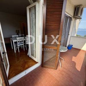 LOVRAN - Predivan studio apartman sa velikom terasom i pogledom na more!
