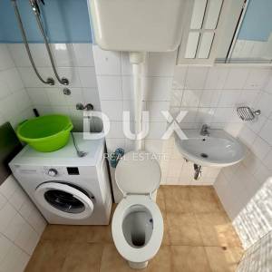 LOVRAN - Predivan studio apartman sa velikom terasom i pogledom na more!
