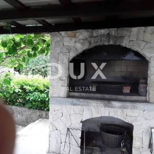 LOVRAN - turistički objekt s 8 apartmana i 1300m2 okućnice