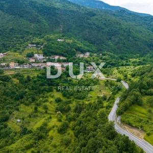 LOVRAN - Visoko luksuzna obiteljska vila smještena u manjem naselju