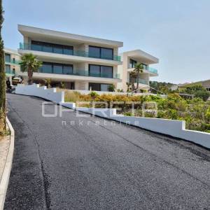 Luksuzan penthouse na atraktivnoj lokaciji