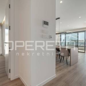 Luksuzan stan u prizemlju moderne novogradnje – Opatija, centar