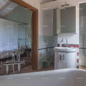 Luksuzna, istarska, kamena vila s bazenom u toskanskom stilu, Rovinj!