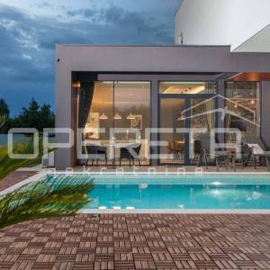 Luksuzna SMART HOME villa s pogledom na more i Infinity bazenom