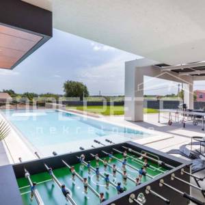 Luksuzna SMART HOME villa s Infinity bazenom 400m od mora