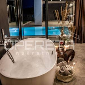 Luksuzna SMART HOME villa s Infinity bazenom 400m od mora
