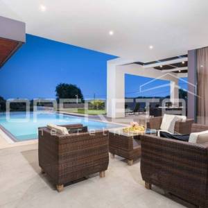Luksuzna SMART HOME villa s Infinity bazenom 400m od mora