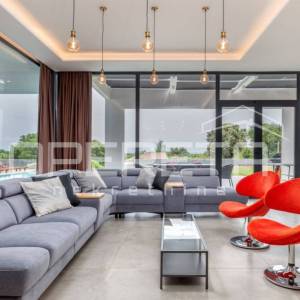 Luksuzna SMART HOME villa s Infinity bazenom 400m od mora