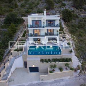 Luksuzna vila s bazenom, 300m2, Zatoglav