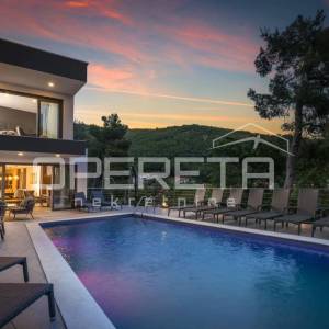 Luksuzna vila s pogledom na more i bazenom – Mošćenička Draga