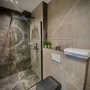Luksuzna vila u Makarskoj – Vaš dom ili investicija