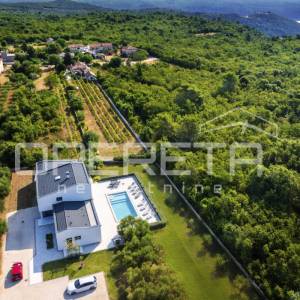 Luksuzna vila u osiguranom miru, Rakalj (Istra)